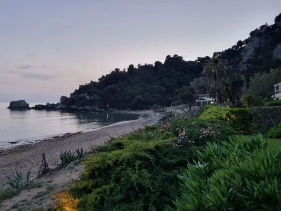 Beachfront 2 Bedroom Luxury House - Dış Mekan
