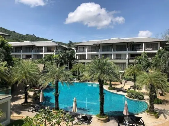 Beachfront 3br Luxe, Jacuzzi Pool On Naithon Beach