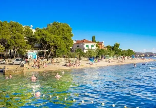 Beachfront Apartment Gaj 12