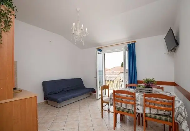 Beachfront Apartment Gaj 8