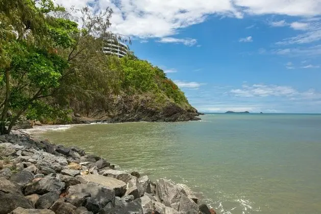 Beachfront Apartment with Ocean Views - Plaj