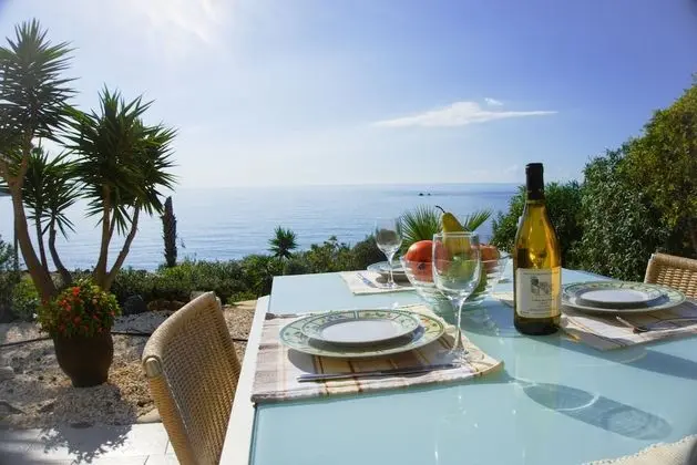 Beachfront Azura Sunrise - Yerinde Yemek