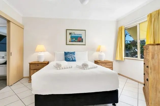 Beachfront Bliss 3-bedroom Apartment with Sea View 4 - Oda