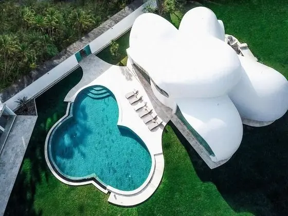 Beachfront Villa The Cloud