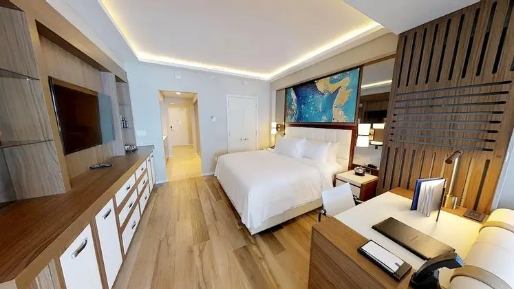 Beachfront Condo With Large Balcony