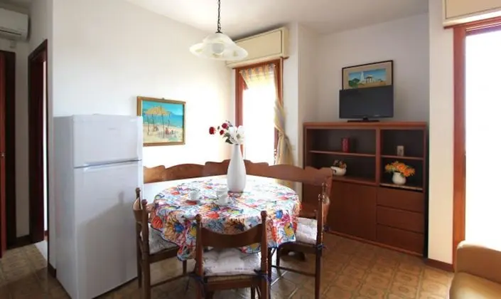 Beachfront Condo Sea View - Airco - Covered Private Parking - Beach Place - Yerinde Yemek