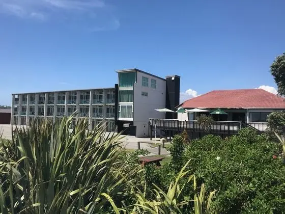 Beachfront Hotel - Dış Mekan