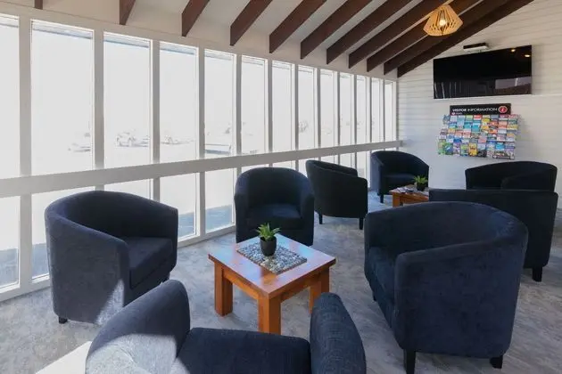 Beachfront Hotel - Lobi