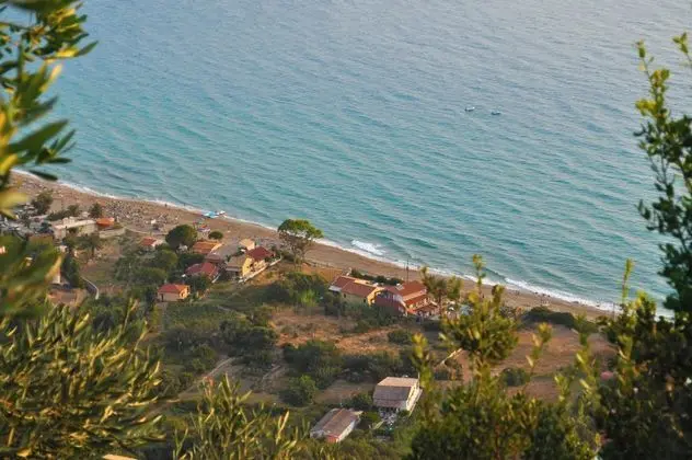 Beachfront Holiday Houses Yannis on Agios Gordios Beach - Dış Mekan