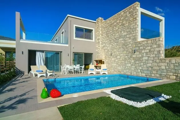 Beachfront Luxurious Villa With Private Pool 30m to Shops Restaurants - Oda