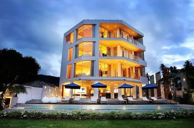 Beachfront Phuket Seaview Suites - Dış Mekan