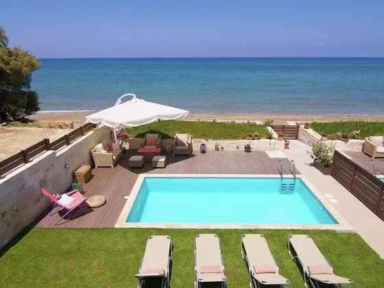 Beachfront Villa in Rethymno With a Private Pool and Garden - Havuz