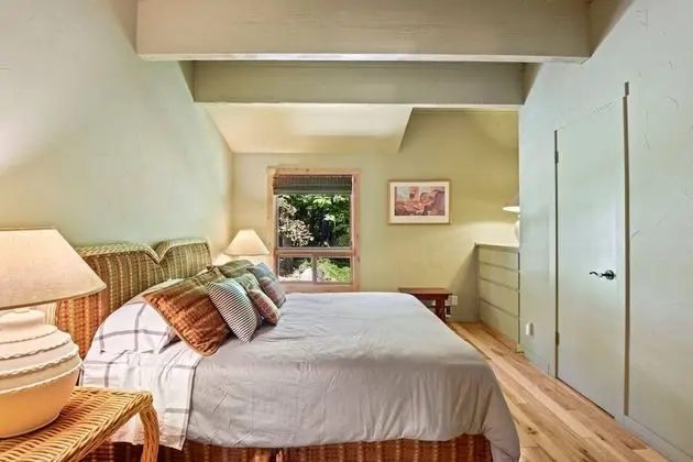 Beachfront Ski Cabin - Oda