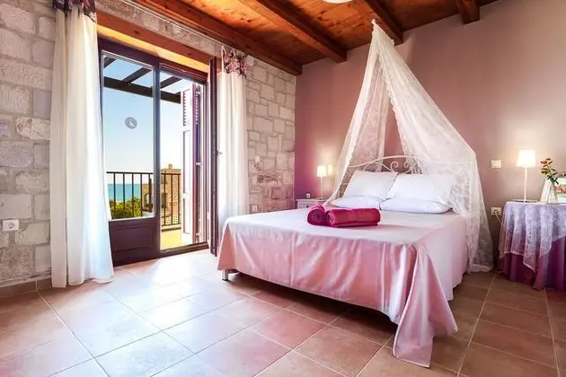 Beachfront Traditional Villa With Private Pool BBQ Close to Everything - Oda