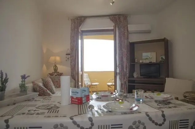 Beachfront two Room Apartment Sparaglione - Oda