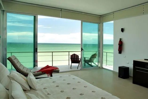 Beachfront Upscale House in Telchac - Oda
