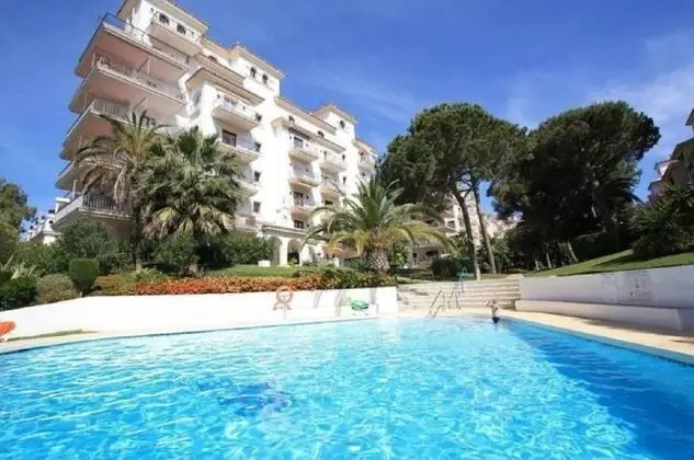 Beachfront Urb. Luxury Apartment 1 - Havuz