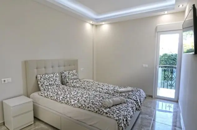 Beachfront Urb. Luxury Apartment 1 - Oda