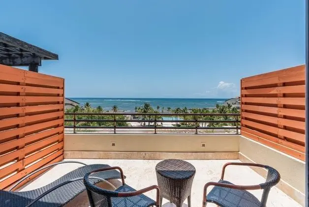 Beachfront w Jacuzzi Sotogrande at Cap Cana