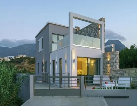 Beachfront, Walk to Amenities & Amazing Sea Views at Irida House in Plakias Village at South Crete - Öne Çıkan Resim