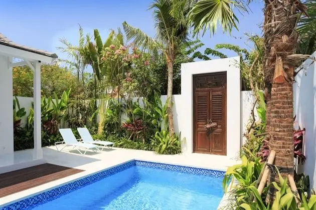 Beachhouse - CHSE Certified - Lobi
