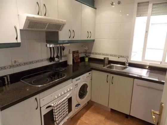 Beachside Apartment Near Puerto Banus - Mutfak