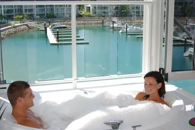Beachside Apartments Magnetic Island