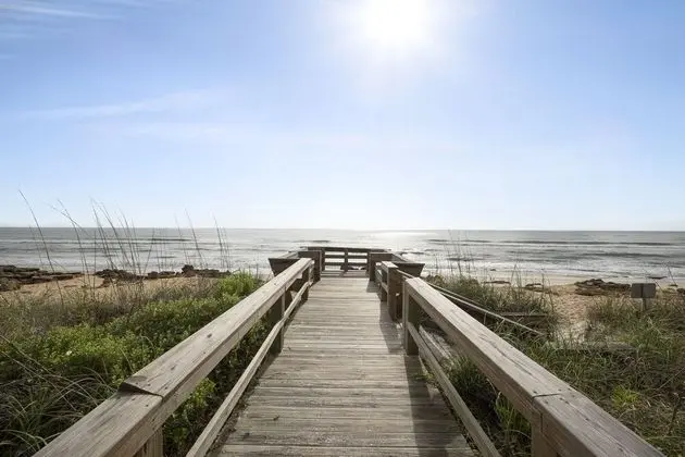 Beachside Beauty at Surfview Paradise - Plaj