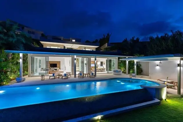 Beachside Villa Blue Amber Private Chef - Havuz