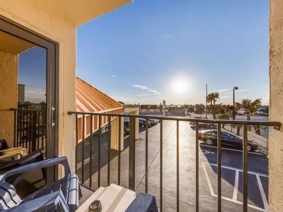 Beachside Hotel