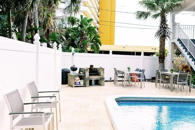 Beachside Gardens Apartments - Havuz