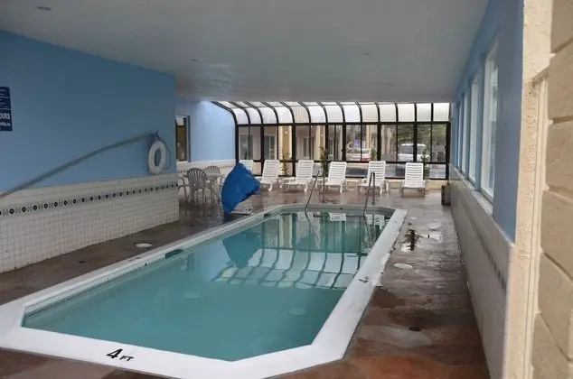 Beachside Inn Motel - Havuz