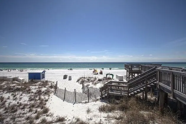 Beachside Towers at Sandestin by Panhandle Getaways - Plaj