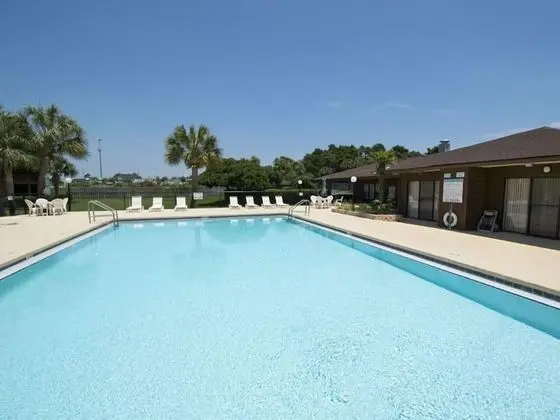 Beachwalk Condominiums #7F - Havuz