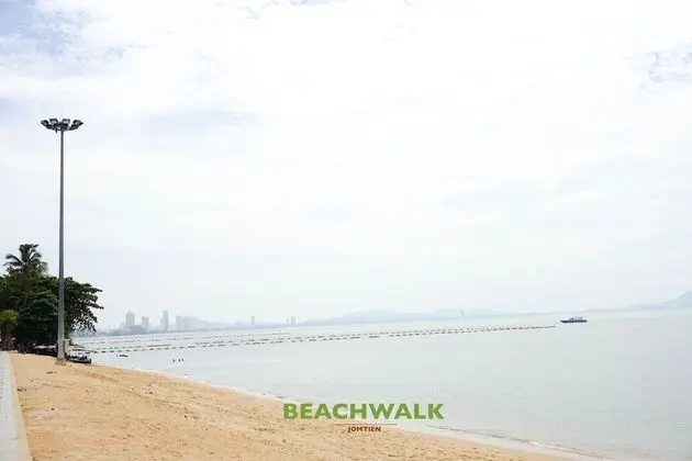 Beachwalk Jomtien - Plaj