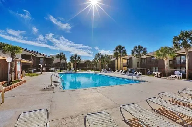 Beachwalk Resort by Panhandle Getaways - Havuz