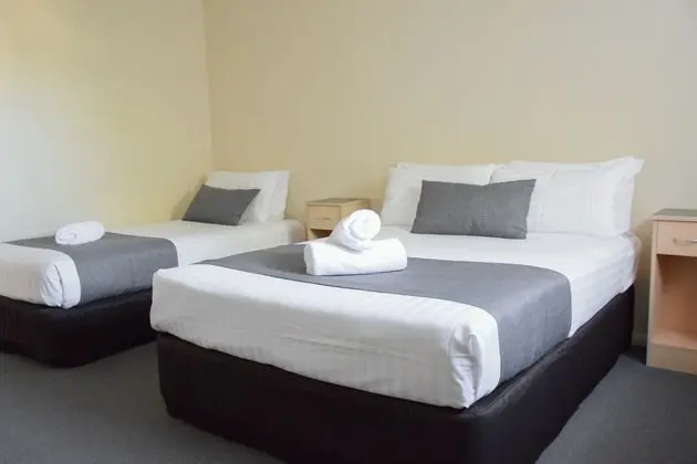 BEACHWAY MOTEL AND RESTAURANT