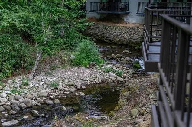 Bear Creek Inn - Dış Mekan