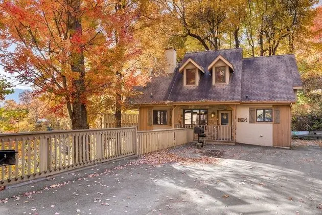 Bear Crossing Cabin by Jackson Mountain Homes