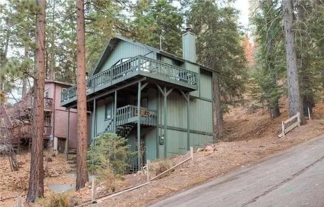 Bear Lassen Chalet