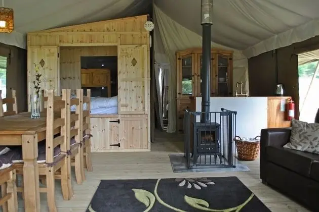 Bear Lodge - Glamping - Oda Düzeni