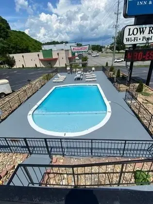 Bear Mount Inn & Suites - Havuz