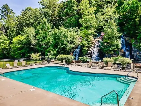 Bear Vista Retreat w HotTub Pool View - Havuz