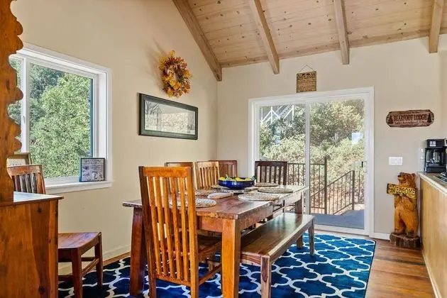 Bearfoot Lodge at Lake Arrowhead - Yerinde Yemek