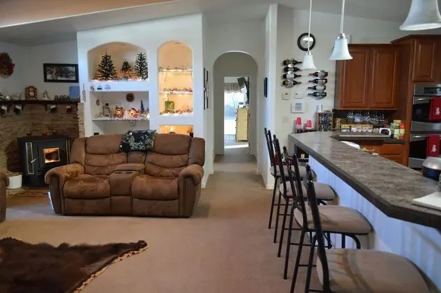 The Bear's Den B&B - Lobi
