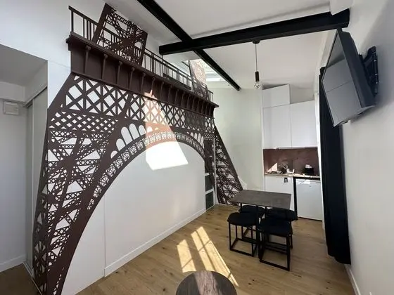 Béatrice et Emmanuel Meublé Eiffel - Öne Çıkan Resim