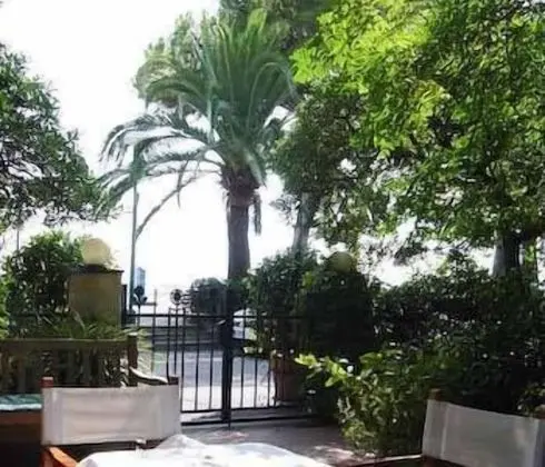 Hotel Beau Rivage - Dış Mekan