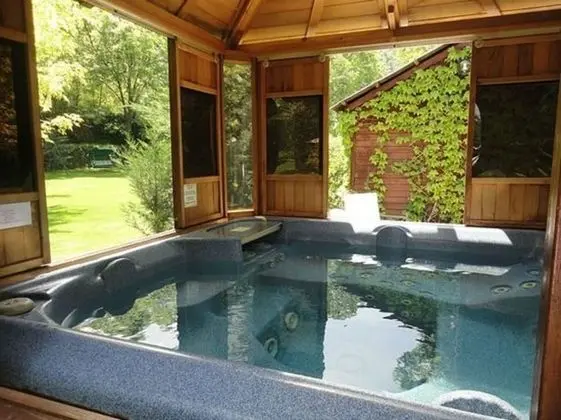 Beau Vallon - Gîte et Chambres d'Hôtes - Havuz