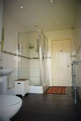 Beaumont Guest House - Banyo Tipleri