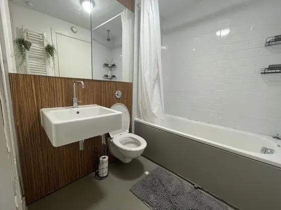Beautiful 1-bed Apartment in Manchester City - Banyo Tipleri